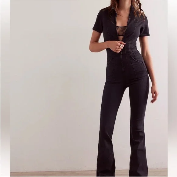 Free People Jayde Point Collar Short Sleeve Flared Leg Flight Suit Black Mamba - Picture 3 of 6